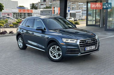 Внедорожник / Кроссовер Audi Q5 2017 в 