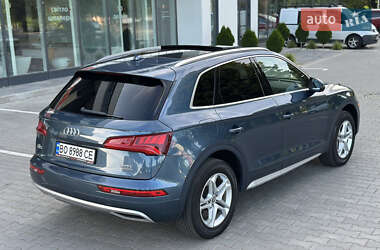 Внедорожник / Кроссовер Audi Q5 2017 в 