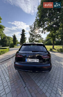Внедорожник / Кроссовер Audi Q5 2017 в 
