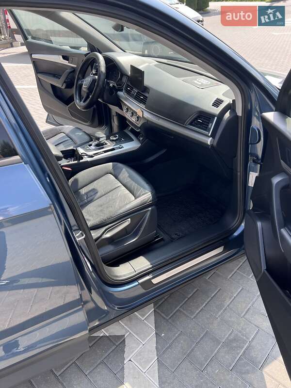 Внедорожник / Кроссовер Audi Q5 2018 в Одессе