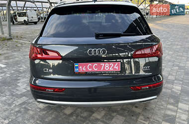 Внедорожник / Кроссовер Audi Q5 2018 в 