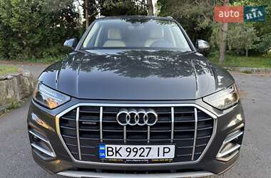 Внедорожник / Кроссовер Audi Q5 2021 в 