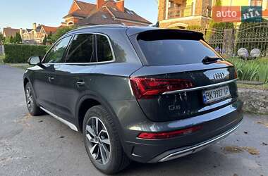 Внедорожник / Кроссовер Audi Q5 2021 в 