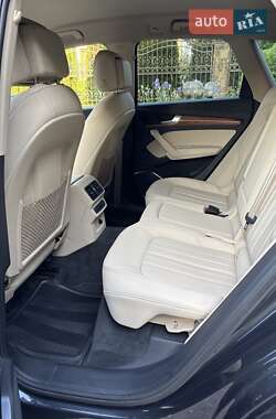 Внедорожник / Кроссовер Audi Q5 2021 в 