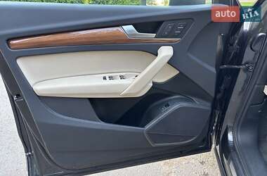 Внедорожник / Кроссовер Audi Q5 2021 в 