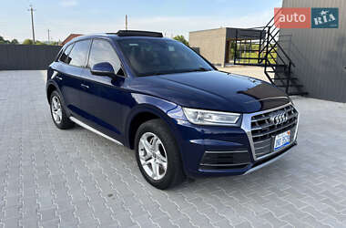 Внедорожник / Кроссовер Audi Q5 2018 в 
