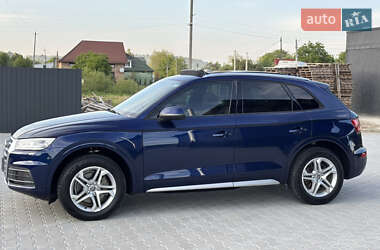 Внедорожник / Кроссовер Audi Q5 2018 в 