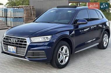 Внедорожник / Кроссовер Audi Q5 2018 в 