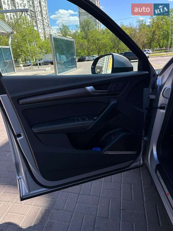 Внедорожник / Кроссовер Audi Q5 2022 в Киеве