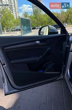 Внедорожник / Кроссовер Audi Q5 2022 в 