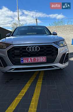Внедорожник / Кроссовер Audi Q5 2022 в 