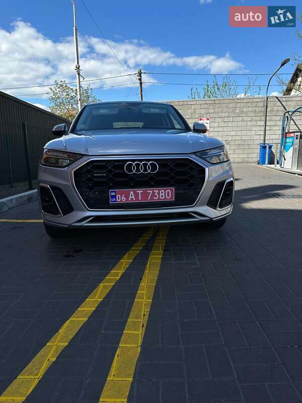 Внедорожник / Кроссовер Audi Q5 2022 в Киеве