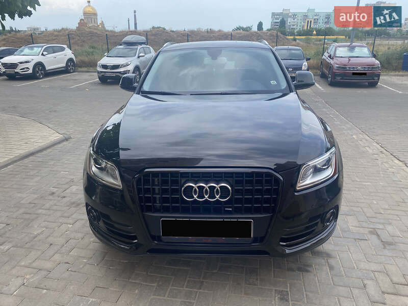 Внедорожник / Кроссовер Audi Q5 2015 в Черноморске
