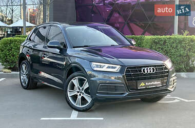 Внедорожник / Кроссовер Audi Q5 2018 в 