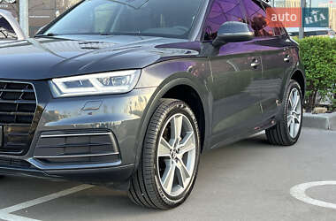 Внедорожник / Кроссовер Audi Q5 2018 в 
