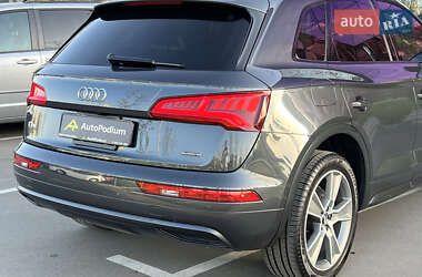 Внедорожник / Кроссовер Audi Q5 2018 в 