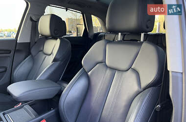 Внедорожник / Кроссовер Audi Q5 2018 в 
