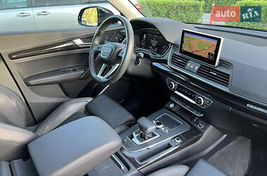 Внедорожник / Кроссовер Audi Q5 2018 в 