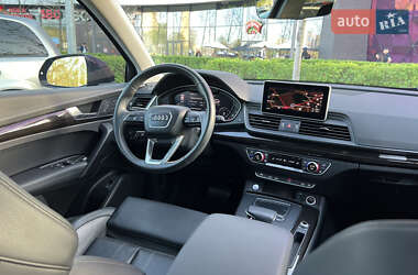 Внедорожник / Кроссовер Audi Q5 2018 в 