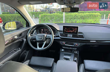 Внедорожник / Кроссовер Audi Q5 2018 в 