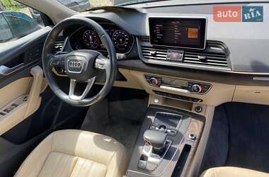 Внедорожник / Кроссовер Audi Q5 2018 в 