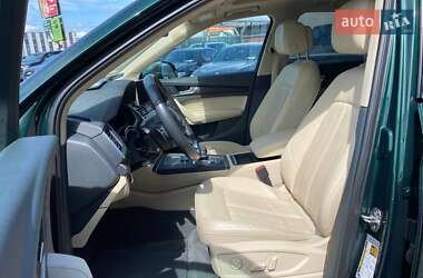 Внедорожник / Кроссовер Audi Q5 2018 в 