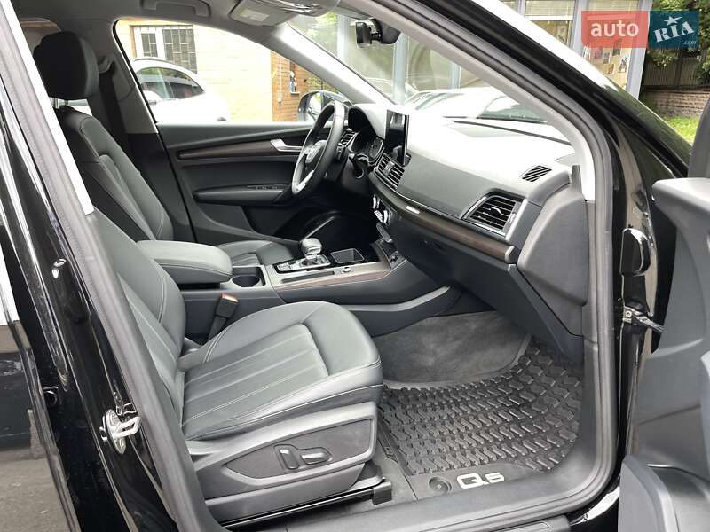 Внедорожник / Кроссовер Audi Q5 2023 в Киеве