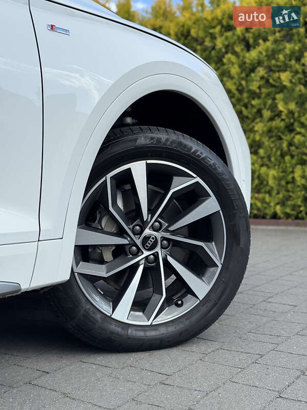 Внедорожник / Кроссовер Audi Q5 2022 в Стрые