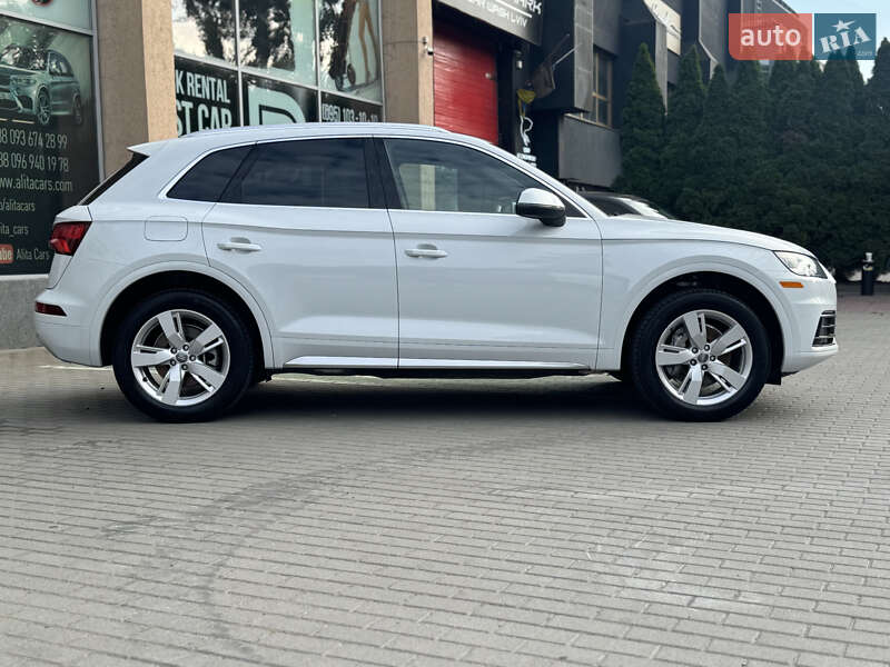 Позашляховик / Кросовер Audi Q5 2019 в Львові