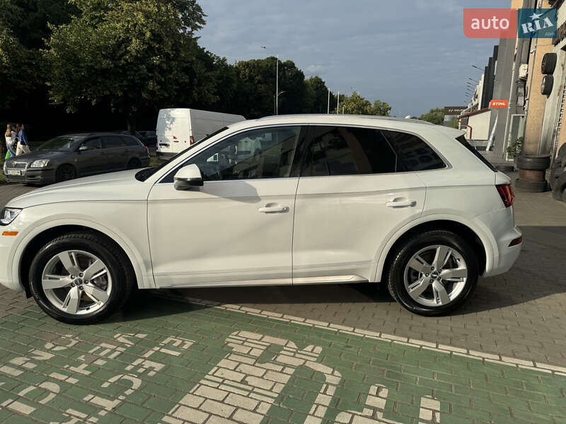 Позашляховик / Кросовер Audi Q5 2019 в Львові