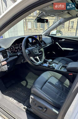 Внедорожник / Кроссовер Audi Q5 2022 в 