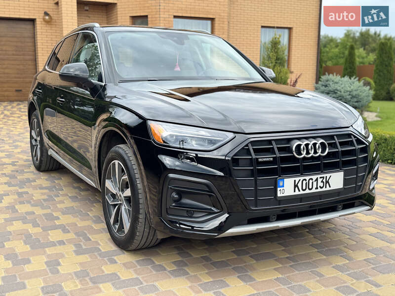 Внедорожник / Кроссовер Audi Q5 2022 в 
