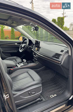 Внедорожник / Кроссовер Audi Q5 2022 в 