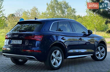 Внедорожник / Кроссовер Audi Q5 2017 в 