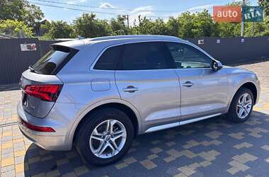 Внедорожник / Кроссовер Audi Q5 2018 в 