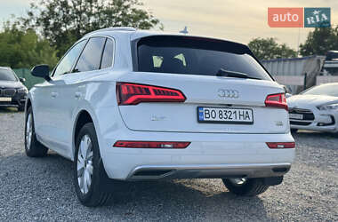 Внедорожник / Кроссовер Audi Q5 2018 в 