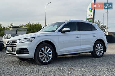 Внедорожник / Кроссовер Audi Q5 2018 в 