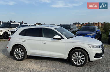 Внедорожник / Кроссовер Audi Q5 2018 в 