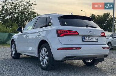Внедорожник / Кроссовер Audi Q5 2018 в 
