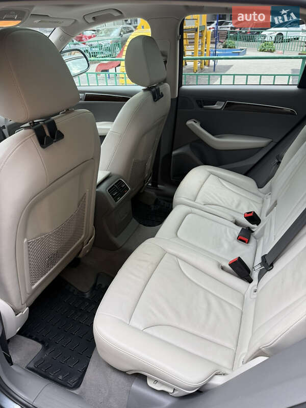 Внедорожник / Кроссовер Audi Q5 2011 в Ивано-Франковске