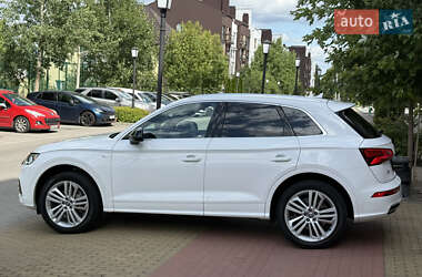 Внедорожник / Кроссовер Audi Q5 2017 в 