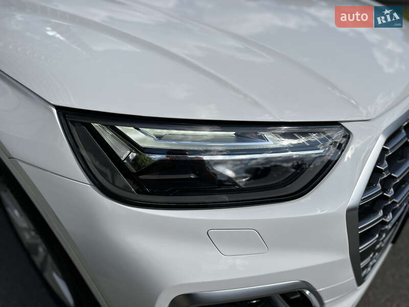 Внедорожник / Кроссовер Audi Q5 2021 в Киеве