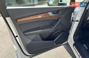 Внедорожник / Кроссовер Audi Q5 2021 в 
