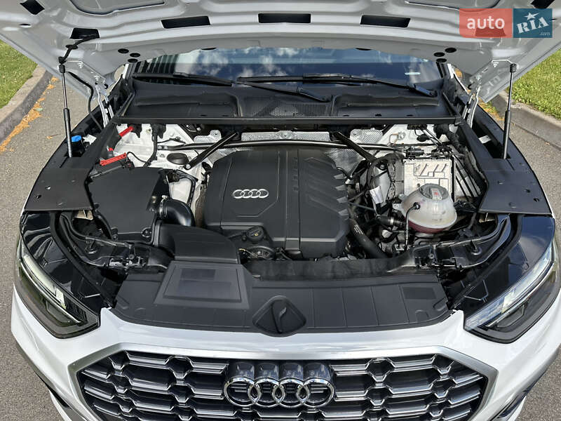 Внедорожник / Кроссовер Audi Q5 2021 в Киеве
