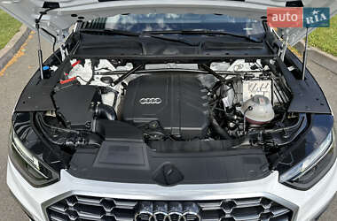 Внедорожник / Кроссовер Audi Q5 2021 в 