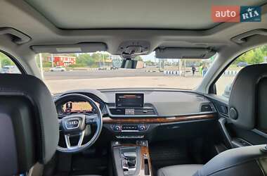 Внедорожник / Кроссовер Audi Q5 2017 в 