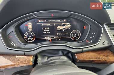 Внедорожник / Кроссовер Audi Q5 2017 в 