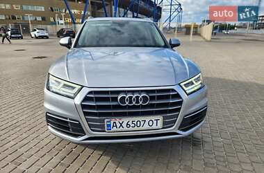 Внедорожник / Кроссовер Audi Q5 2017 в 