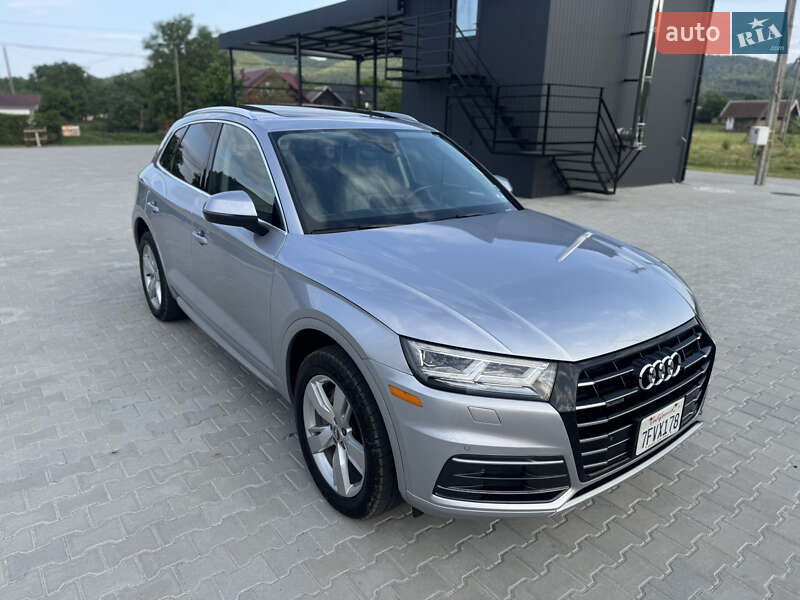 Внедорожник / Кроссовер Audi Q5 2018 в 
