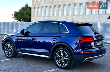 Внедорожник / Кроссовер Audi Q5 2017 в 
